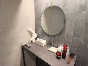 アメリオレ(ameliorer)/《メイクブース》