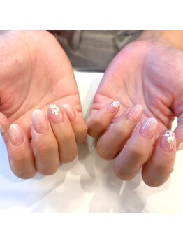 ハーティーネイル 自由が丘南口店(heartynail)/グラデーション/ホワイトカラー 