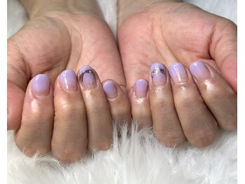 アムレート ネイル 蕨(Amuleto NaiL)の写真/蕨駅徒歩2分。平日22時まで営業！指先に宿る、小さな幸せ。あなただけの特別なネイル空間を。