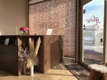 グ ロウ(GLOW)/エントランス