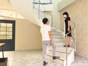 リリ(RiRi)/施術ルームへご案内