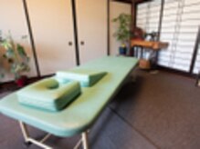 贈健舎の雰囲気（痛気持ちいいツボ押しが人気 !!）