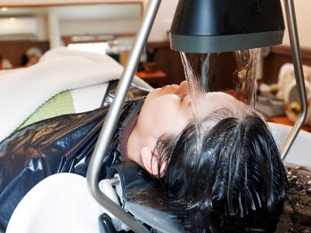 とこや山川 京都の写真/【ヘッドスパ×シェービング】で身も心も美しく◇高級美容液で産毛・角質剃り落とし、肌本来の透明感へ…