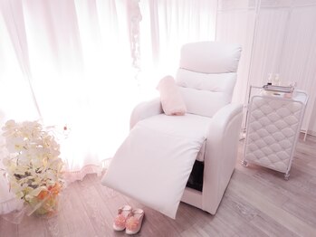 チェリーラッシュ(Cherry Lash)/ソファの座り心地は好評です!