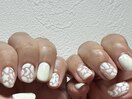 個性派ホワイトネイル