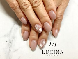 c-468 大人上品な雪の結晶ネイル