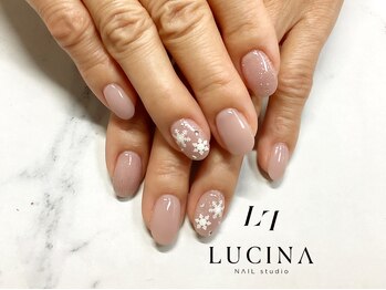 ネイルスタジオ ルキナ(LUCINA)/c-468 大人上品な雪の結晶ネイル