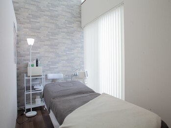 シャイン レイ(Shine Ray)/ハイドラフェイシャルルーム