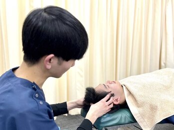 岩槻ミライエ鍼灸接骨院の写真/【PC・スマホ疲れに】眼精疲労ケアで“重だるさ”改善!ツボ×整体のアプローチで軽やかな目元と頭に◎