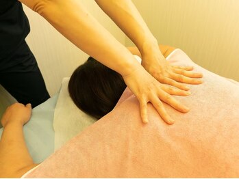 茗都の写真/お疲れの箇所を心地良い指圧でぐーっとほぐしていきます★重点的にほぐす事でその日の疲労をその日に解消！