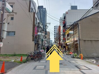 爪切り屋 足楽/道順２）商店街を抜けても直進