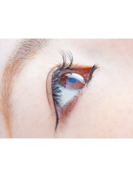 ナチュラル上品な目元にしたい