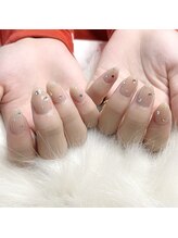 モモ(Momo)/宝石ネイル