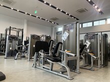 デアカルナ(DEA CARNA)の雰囲気（様々なマシンを使っていつでも自由にトレーニング♪）