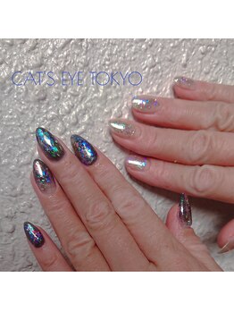 キャッツアイ東京 新宿店(Cat's eye TOKYO)/Day and night