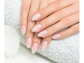 ピアーネネイル 神戸三田駅前店(PIANE NAIL)の写真/フォルムの美しさを追及★家事やお仕事で派手なネイルが出来ない方にオススメ◎あなただけの理想の指先に！