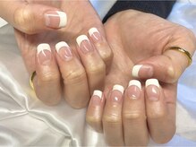 アイラッシュネイルサロン アレス 菊名店(ales)/ナチュラルな深めフレンチ