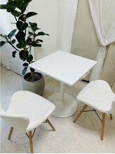 ルクス(LUX)/カウンセリングテーブル