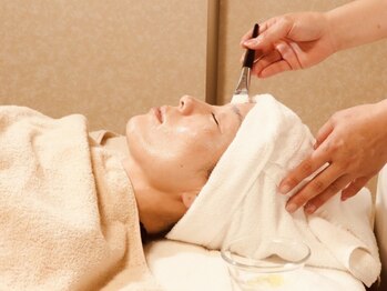 サロンドルポ(salon de repos)の写真/【人気N0.1フェイシャルフルエステで小顔に♪】小顔&美肌を同時に叶える☆スッキリフェイスラインに！
