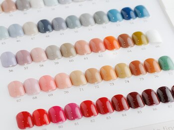 キューセブンネイルラウンジ 浦和美園店(Q7 Nail Lounge)の写真/＼安い×可愛いが叶う／ショートネイルも圧倒的センスでリピーター多数★ふと視線に入る指先にうっとり…＊