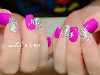 ネイルトップエクル(nail top E CRU)/ネオンパープル