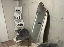 【医療提携サロン】シミReset名駅の雰囲気(落ち着いた空間で大人がゆっくり癒されるサロンです)