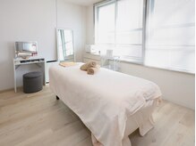 キラーボディ(KILLER BODY)の雰囲気（柔らかな光が差し込むゆったりとした施術ルーム）
