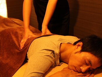 憩いサロンユリ 蕨店(Yuri)の写真/当日予約OK◎《新規人気NO.1【つらい首肩こり改善】強力リンパマッサージ+ヘッドスパ90分/¥5980》蕨駅チカ