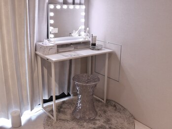 ネオファースト 大阪福島店(NeoFirst)/オシャレなメイクルーム♪