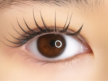 ラヴィアスプラス(LAVIAS+)の写真/高技術×短時間で理想のまつ毛に☆幅広い年齢の方が通える人気サロン♪モチの良さにも自信あり◎