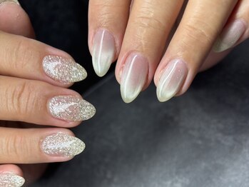 エーナイン 屯田店の写真/【迷いがちな方もご相談ＯＫ！】美しい色味の豊富なカラーとパーツ・デザインをご用意☆人気の長さだしも◎