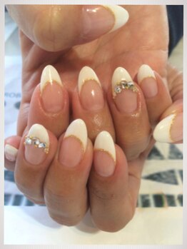 トータルサロン 白べぇーっ プラス/フレンチネイル♪