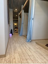 ファンディ 本厚木店(FANDEE)/店内通路