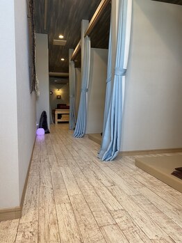 ファンディ 本厚木店(FANDEE)/店内通路