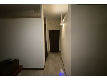 リラックスサロンふわり/奥には完全個室も２部屋あります