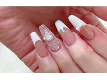 ネイルアンドアイラッシュスタジオ シュシュ(chouchou)/春ネイル・白フレンチ・リボン