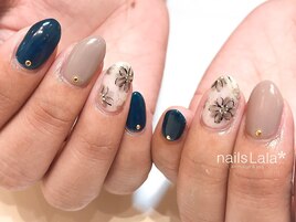 カジュアルフラワーネイル