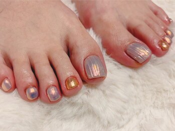 ネイルアンドアイラッシュヴィーナ ゆめタウン廿日市店 (Nail&EyeLash Vina)の写真/<パラジェル使用★持ち込みOK>派手カラ-&ア-トを楽しむフットnail♪臭い&ガサガサかかとは角質ケア追加が◎