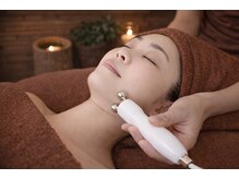 リラクラージュ(Ri Ra Courage)/低周波リフティング