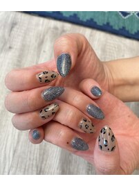 ヒョウ柄ネイル