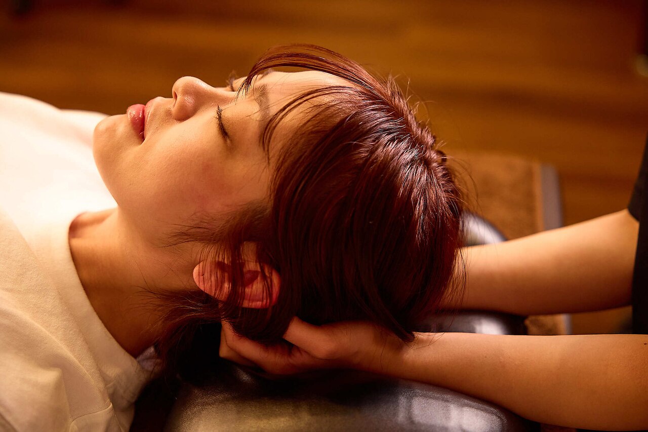 【もみほぐし45分+ドライヘッドスパ15分4500円】全身＋ヘッドを1時間で！