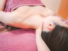 イッツボディ/《首、肩、デコルテ》小顔見え◎