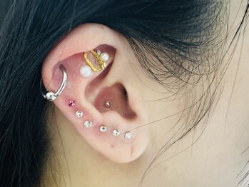 シード(SHE°)/大人気の耳ツボジュエリー♪