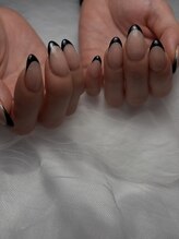 エミュ(e3mu)/フレンチネイル　大人ネイル