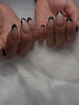 エミュ(e3mu)/フレンチネイル　大人ネイル