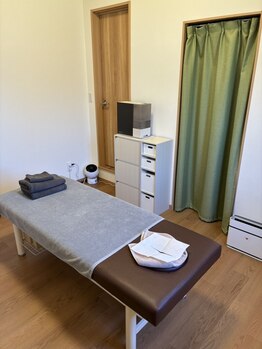 小木曽はりきゅう整体院の写真/【施術歴19年のベテラン整体師がマンツーマンで施術】優しい院長がひとりひとりのお悩みに寄り添う整体院