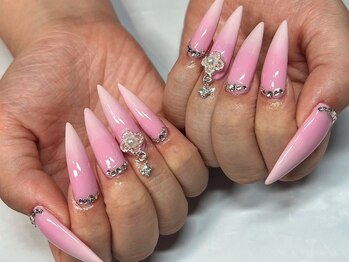 ソロルル ネイル(Sororuru Nail)の写真/長さ出しで叶える、憧れのロングネイル！3cm以上も◎深爪からのイメージチェンジも♪