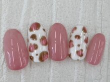 ハニービービー(Honey Bee Bee)/ピンクレオパードネイル