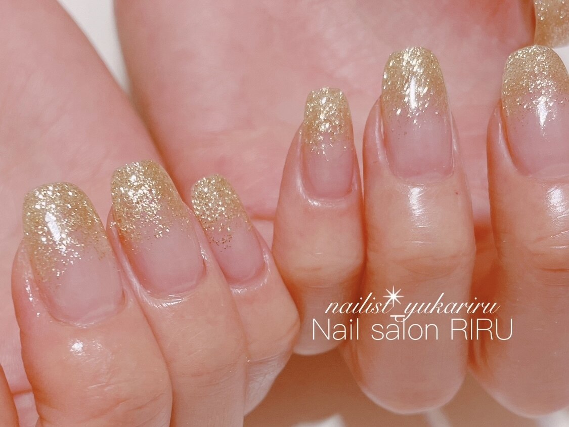 2025年-2026年冬トレンド】ラメグラデーションのネイルデザイン集