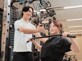 【パーソナル×痩身×酸素BOX】パーソナルジムO2GYM　梅田店の写真/トレーニングで引き締め、エステでむくみケア◎多角的なアプローチで美脚を叶えます！